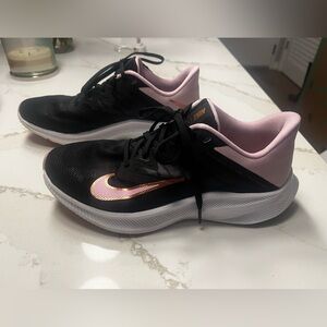 Nike Quest Sneakers Size 8
